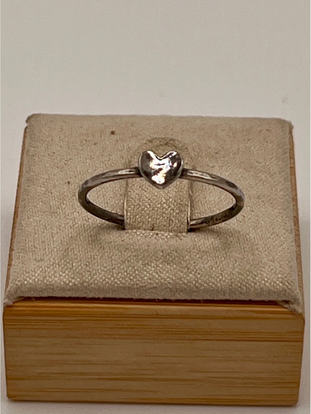 925 Sterling Silver Hammered Heart Ring Size 8 Dainty Band
